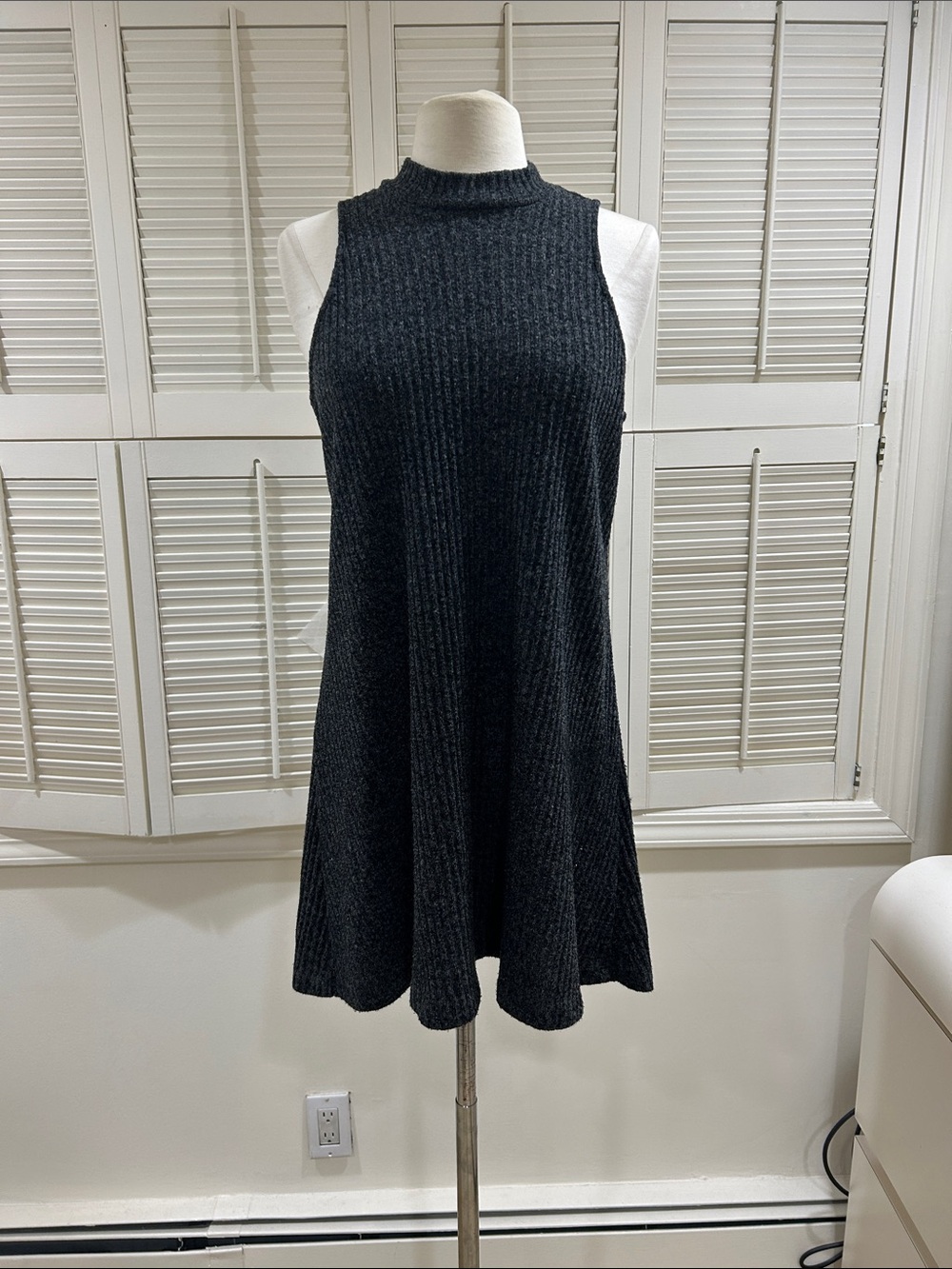 Veronica M Sleeveless High-Neck A-Line Knit Dress - Grey/ Black